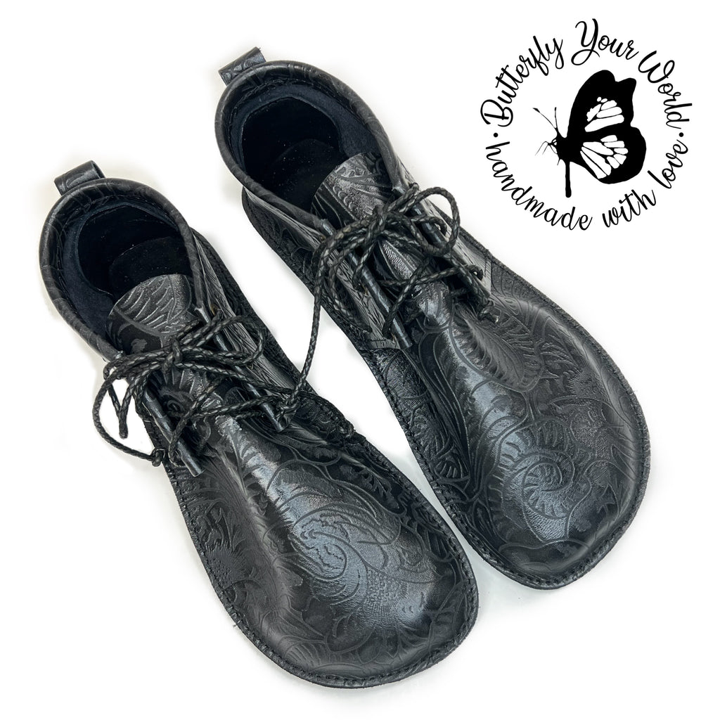 Women embossed black leather oxfords