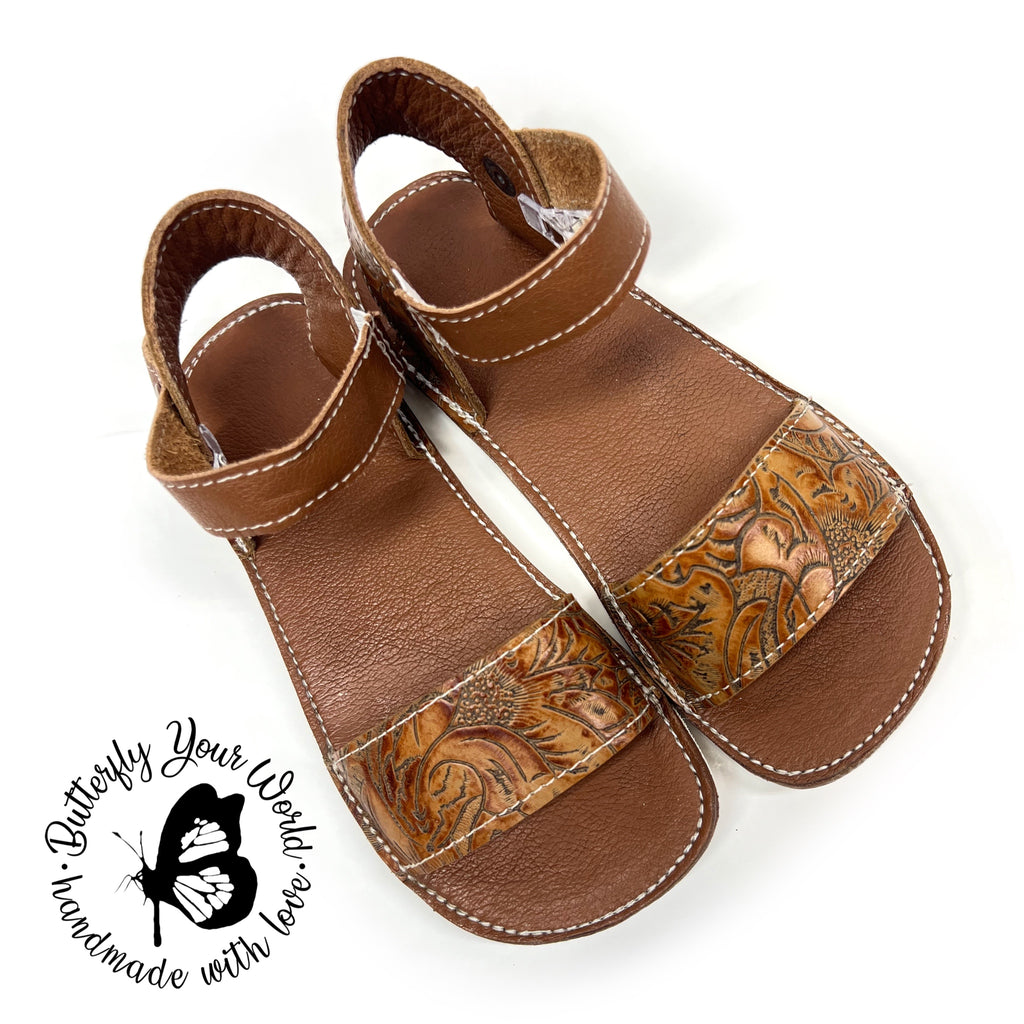 Kids Embossed wide strap sandals with rubber soles