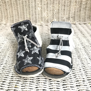 Monochrome Patriotic american flag kids sandals with rubber sole
